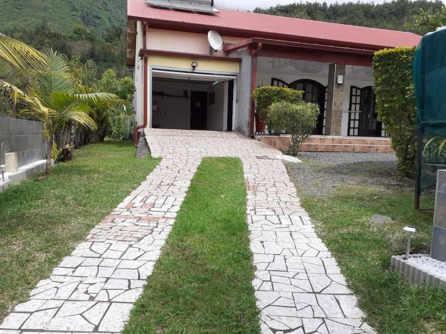 Charmante Maison Au Coeur Des 3 Montagnes Salazie Exterior foto